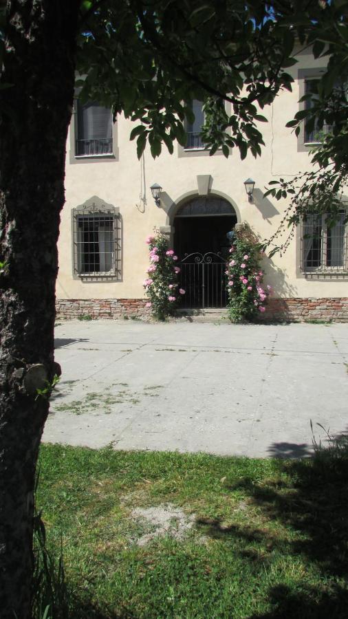B&B La Casa Dei Prugni Boretto Exterior photo