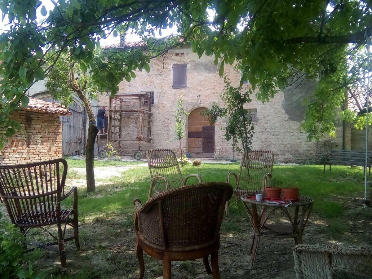 B&B La Casa Dei Prugni Boretto Exterior photo